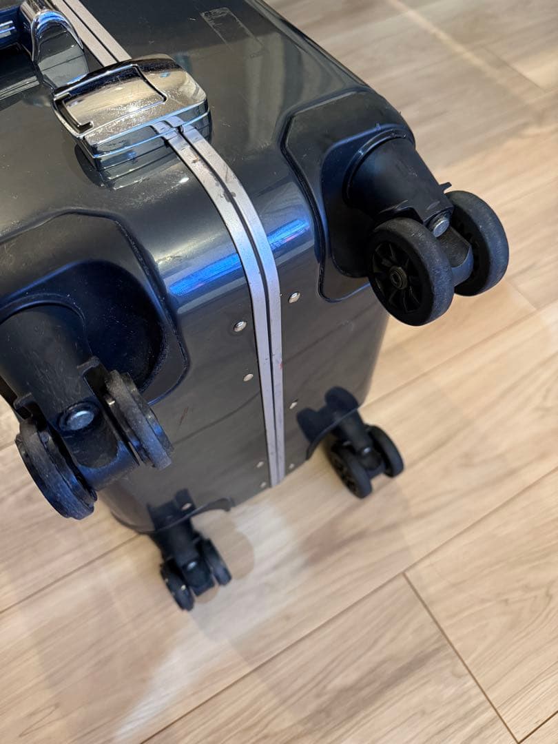 ZERO HALLIBURTON ゼロハリバートン　キャリーケース グレー