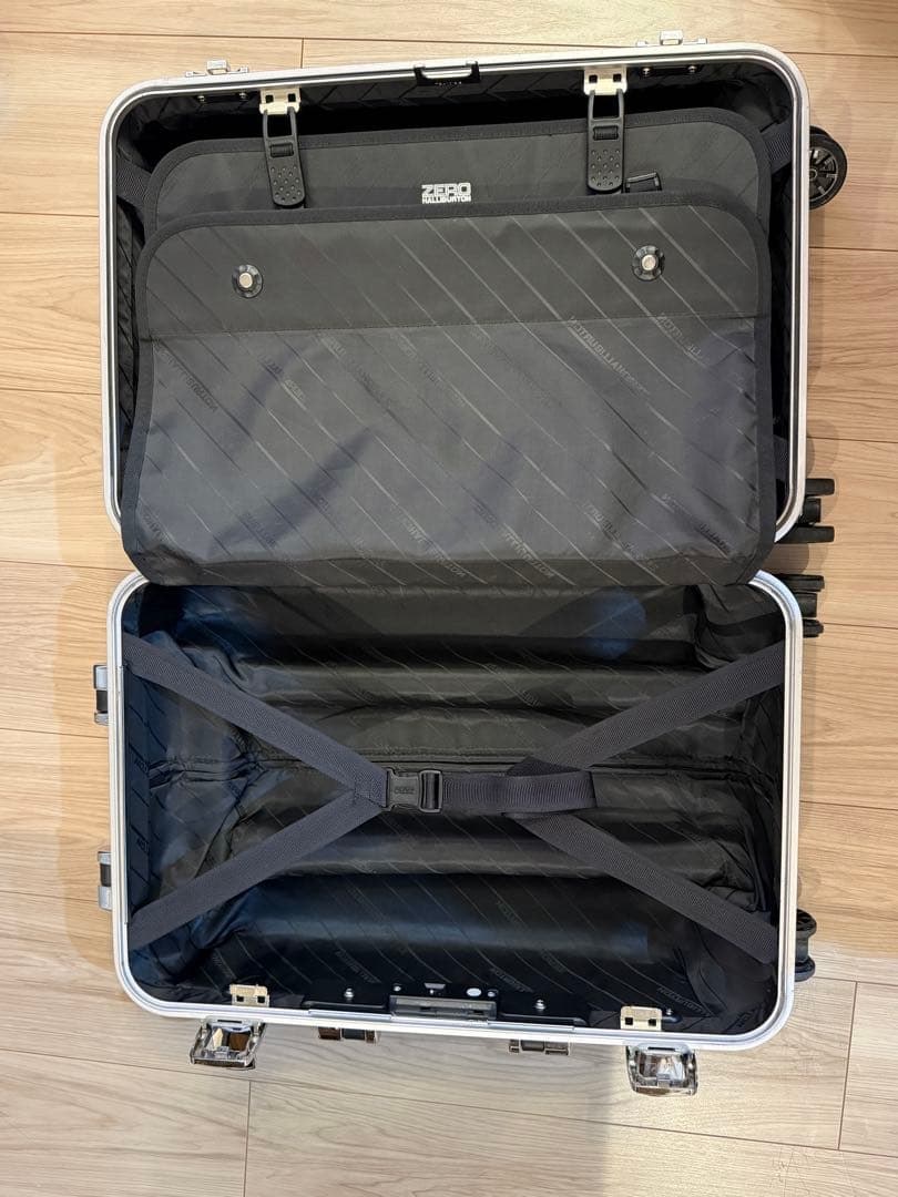 ZERO HALLIBURTON ゼロハリバートン　キャリーケース グレー