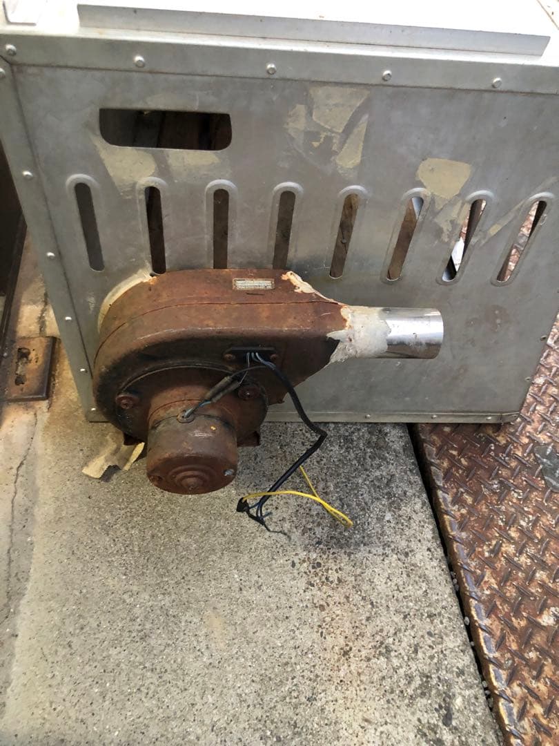 アルミ製犬用ケージ 通気孔付き