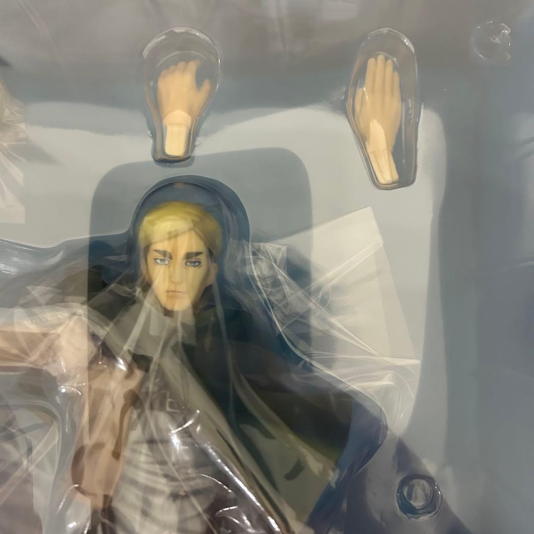 エルヴィン　1/8 フィギュア　千値練　BRAVE ACT　進撃の巨人