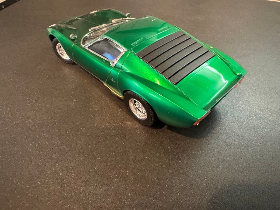 ランボルギーニミウラ　プラモデル完成品　1/24