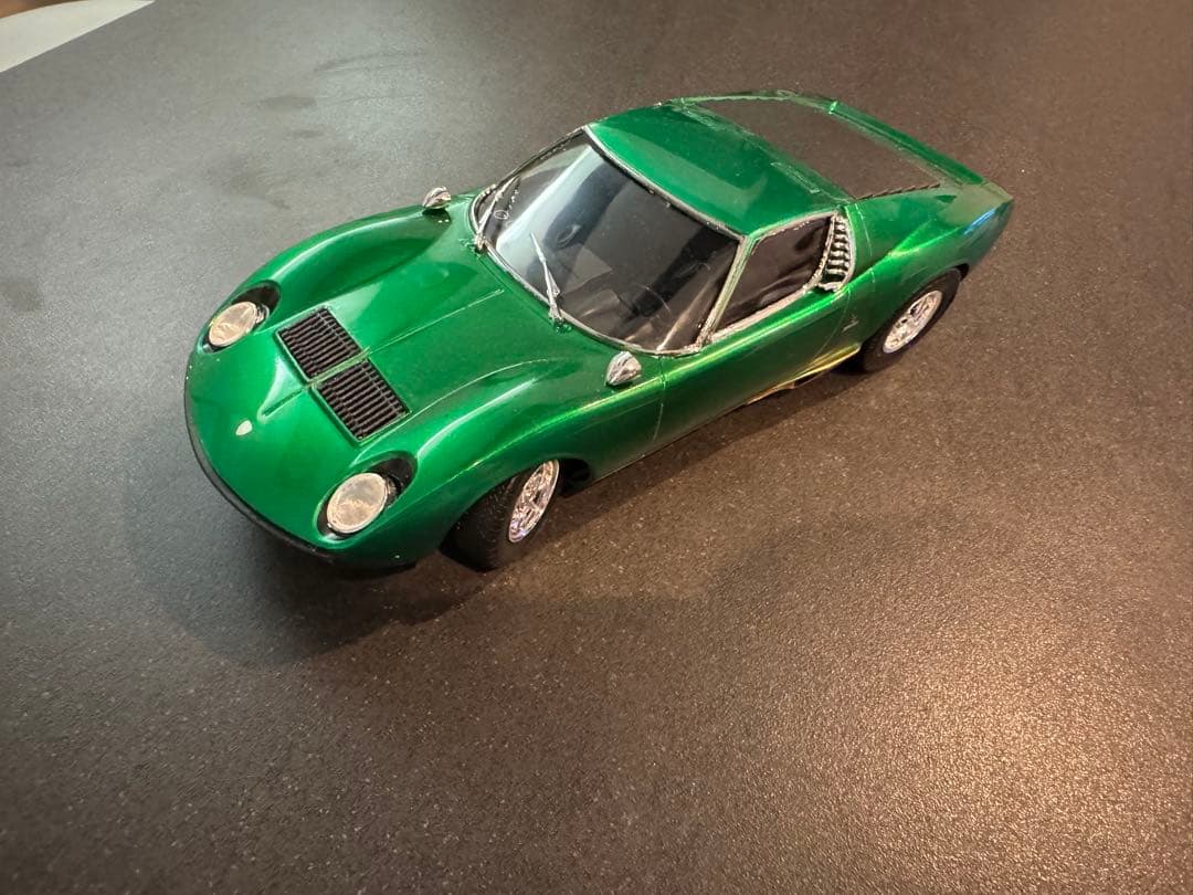 ランボルギーニミウラ　プラモデル完成品　1/24