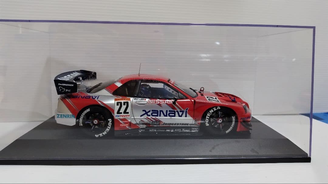 絶版限定オートアート1/18ザナヴィニスモGT-R 2002年