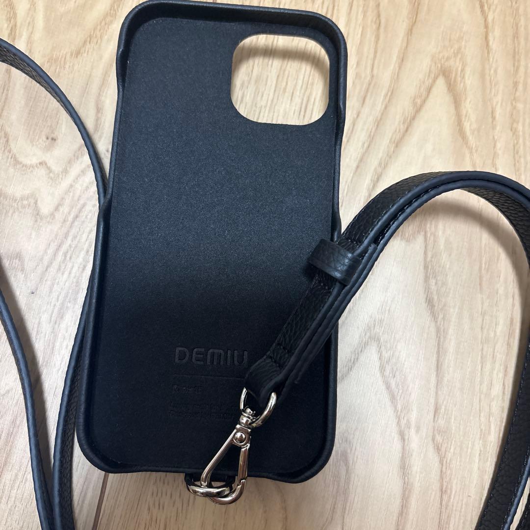 DEMIU iPhone15 ケース＆ストラップ