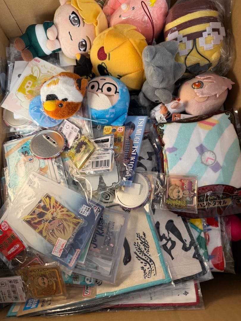 大量　アニメグッズ　まとめ売りセット　550点以上‼︎