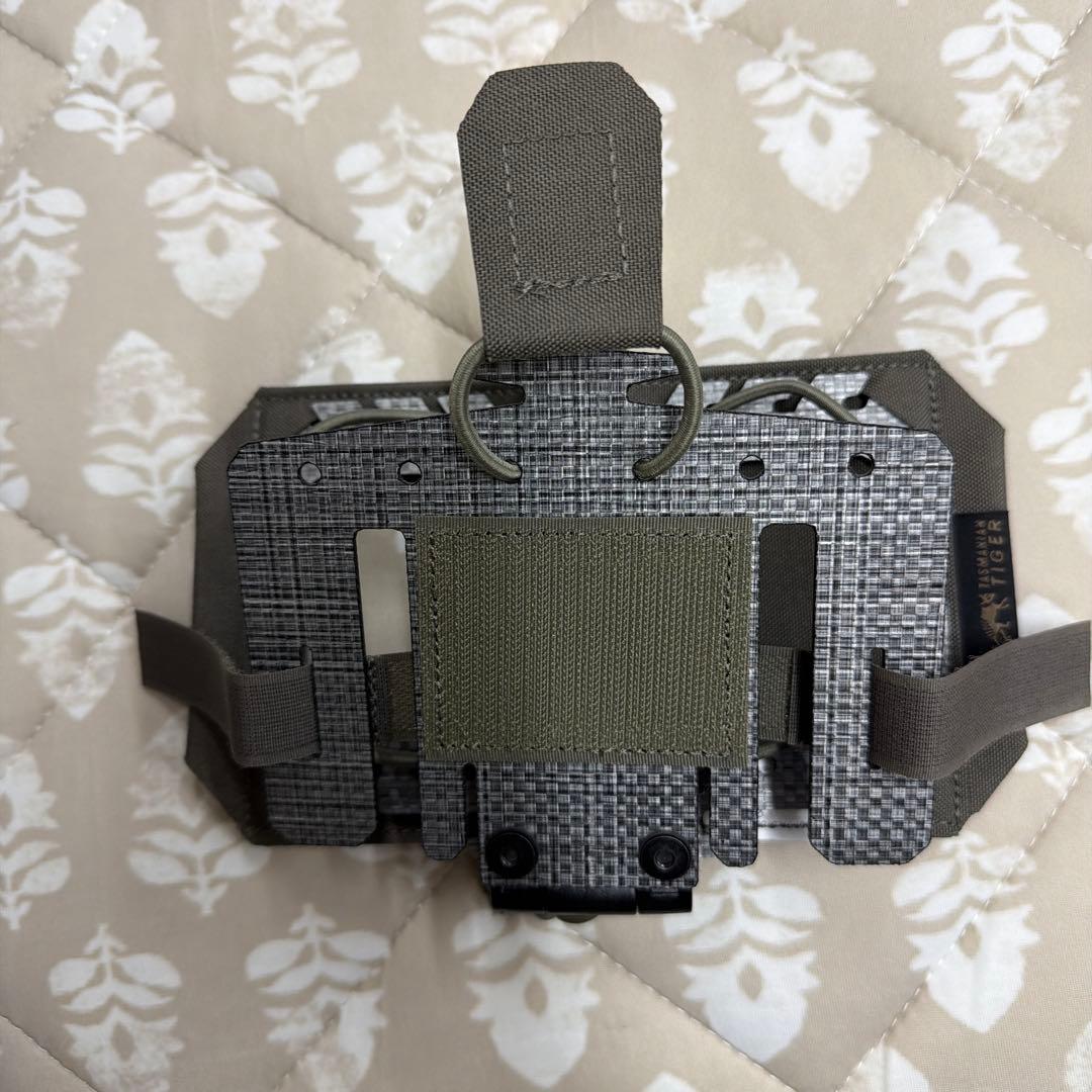 タスマニアンタイガー　タクティカルスマホホルスター IRRストーングリーン