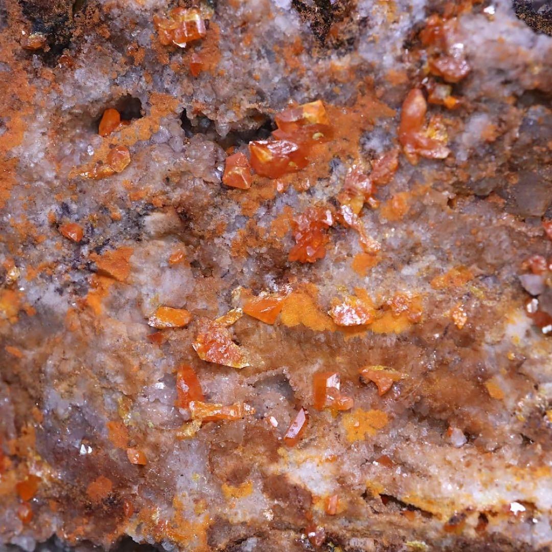 モリブデン鉛鉱 + フローライト！ 932g ウェルフェナイト 蛍石 WF162