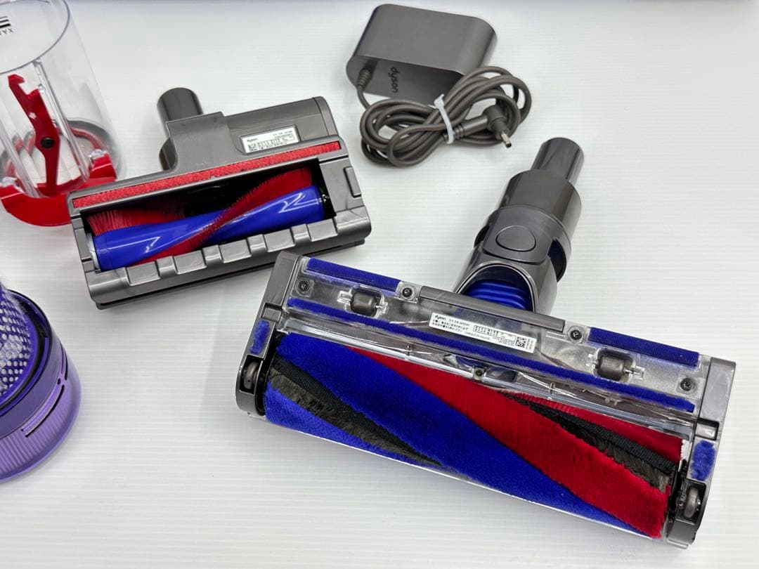 2024年製　ダイソン　掃除機　SV21 本体　ヘッド　パイプ　充電器　セット