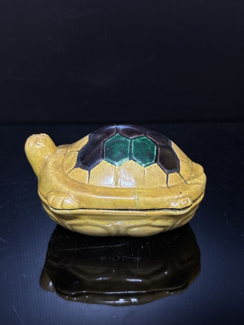 平安 真清水 蔵六 造 交跡 内金箔張 大亀 香合 桐共箱付