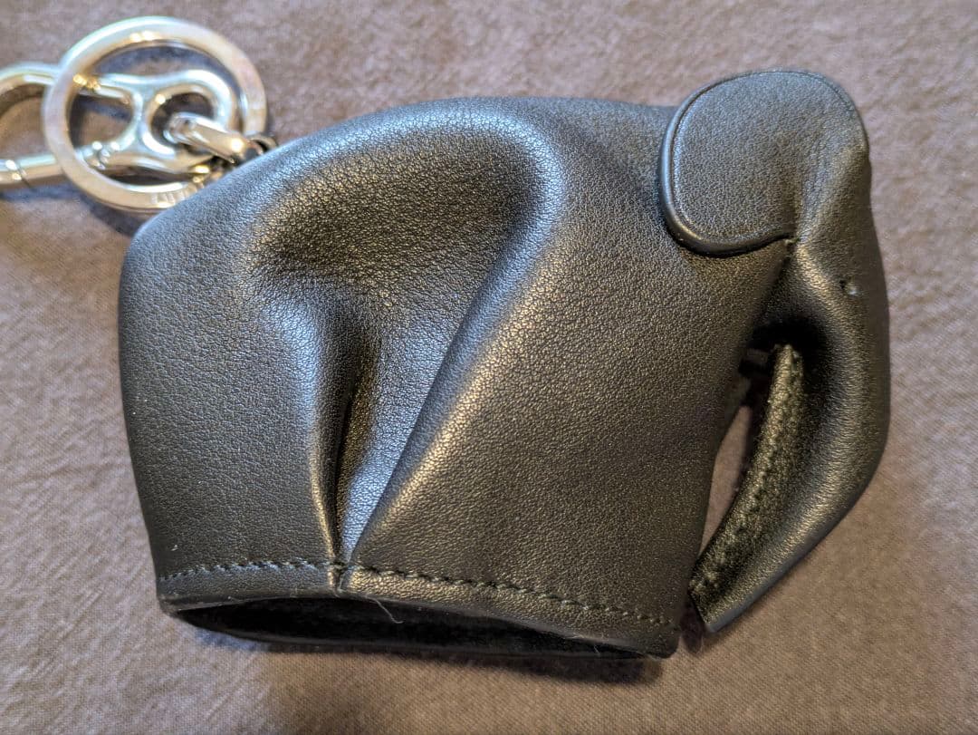 C*a様 【LOEWE】エレファント レザーケース チャーム(ブラック)