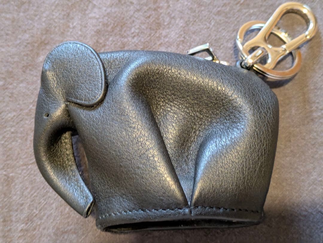 C*a様 【LOEWE】エレファント レザーケース チャーム(ブラック)