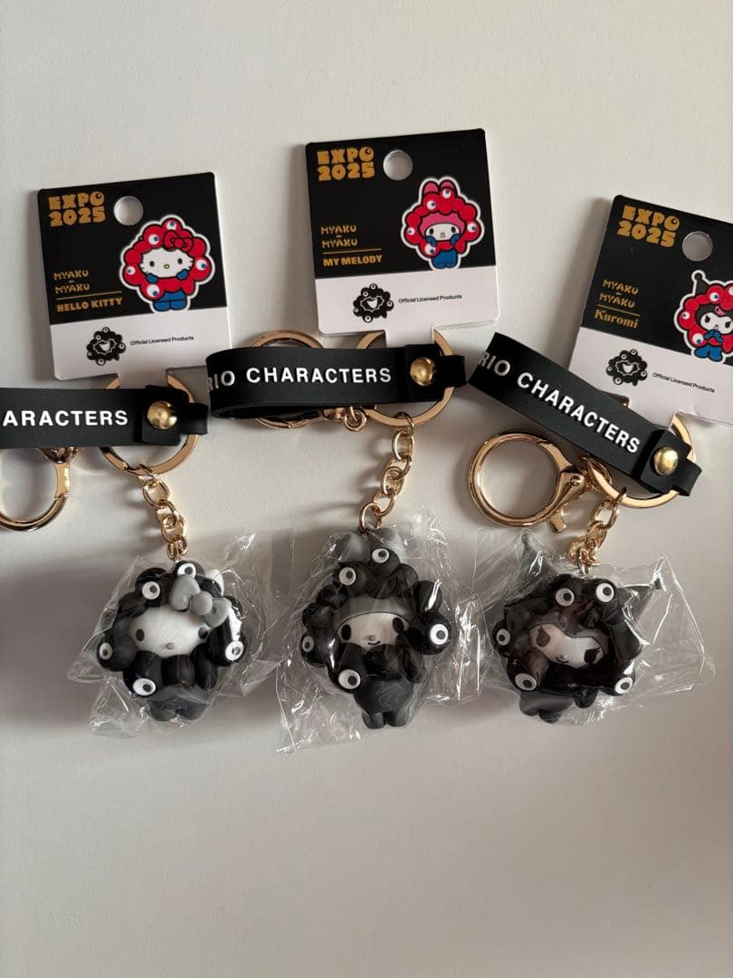 EXPO2025 大阪万博　ミャクミャクサンリオコラボ　モノクロ