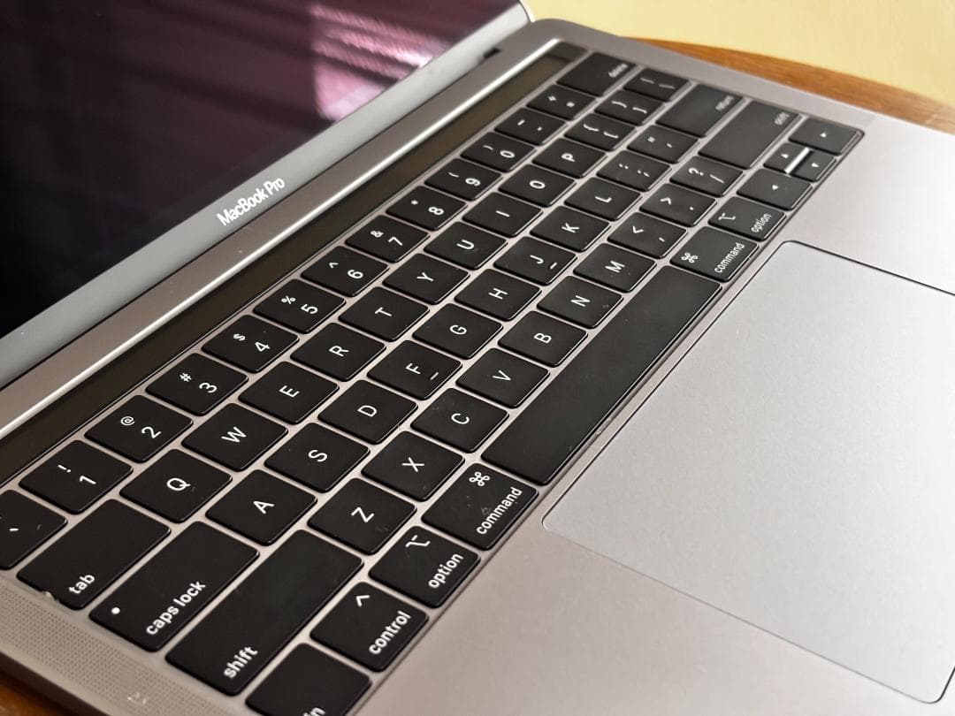 MacBook Pro 13inch mid 2018 (US配列)