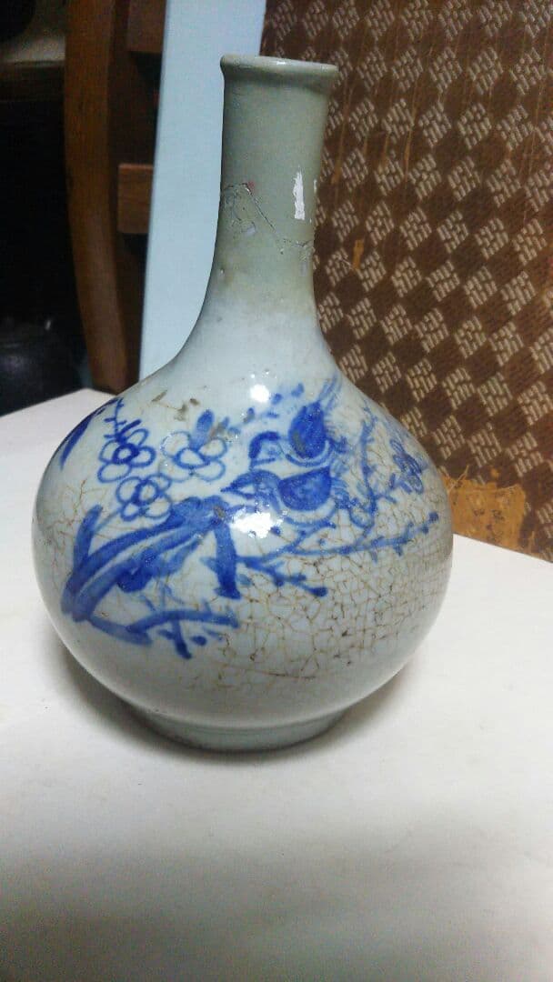 古い李朝の徳利のょうです