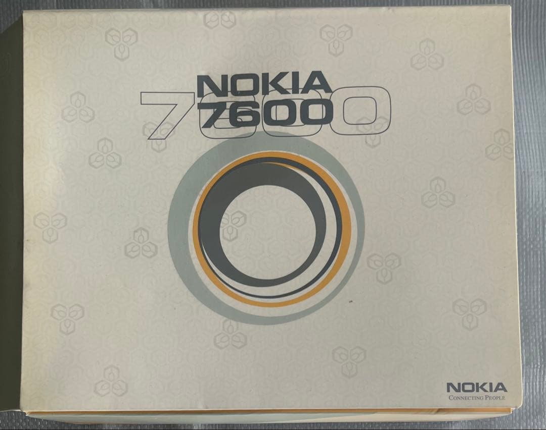 Y*A様 Nokia 7600 本体 ホワイト/ゴールド