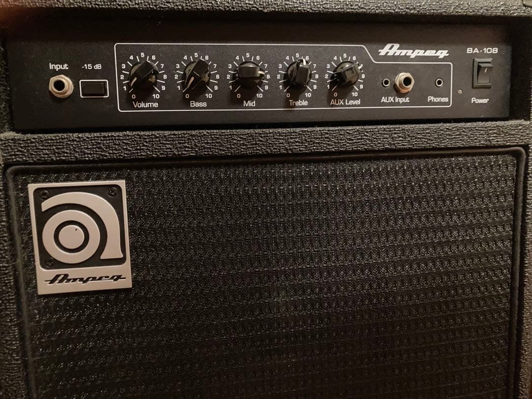 Ampeg BA-108 ベース用アンプ
