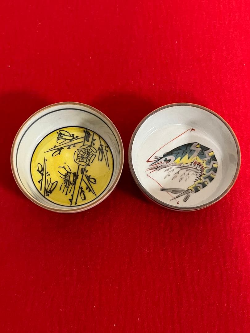 芸術院会員 武腰敏昭 酒盃 一対  海老と梅  共箱 共布 管理K328 九谷焼