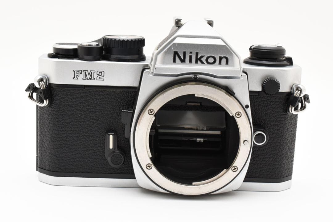 美品 ニコン NEW FM2 シルバーフィルムカメラ モルト新品交換済 B577