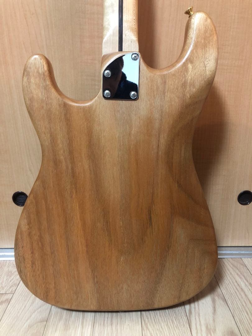 On Ott  Hipshot trilogyブリッジ搭載エレキギター