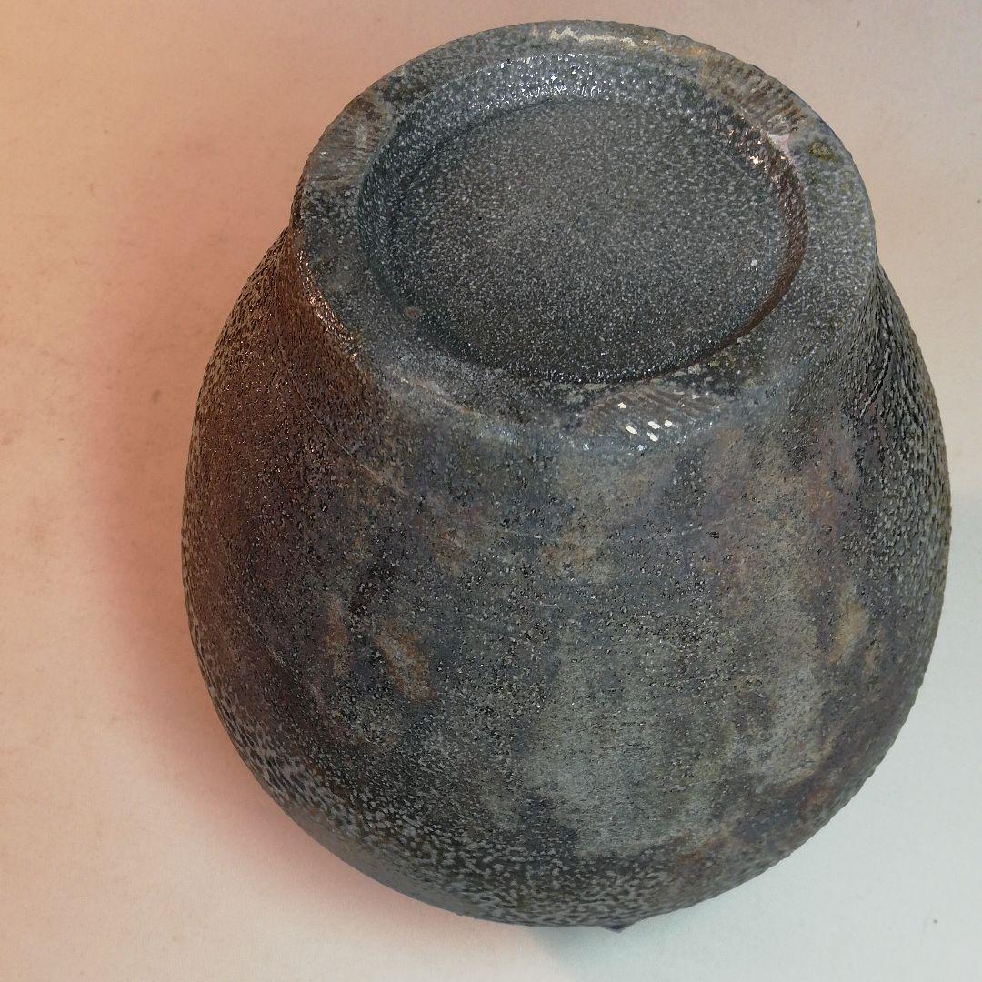 須藤武雄作、打紋鉄釉呉須釉塩焼壺