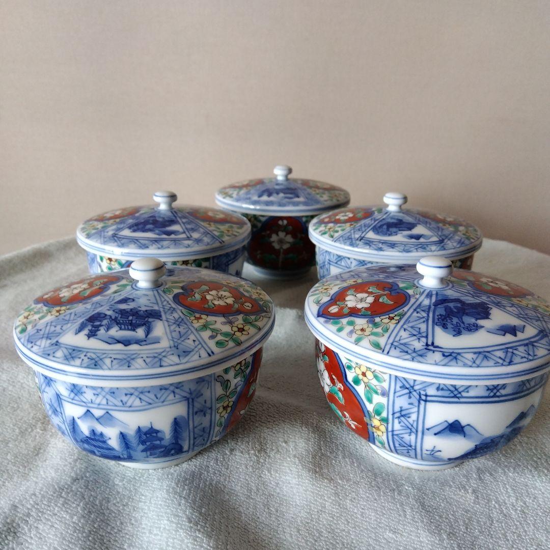 華山萬右衛門作　染錦草花間取山水蓋付湯呑揃