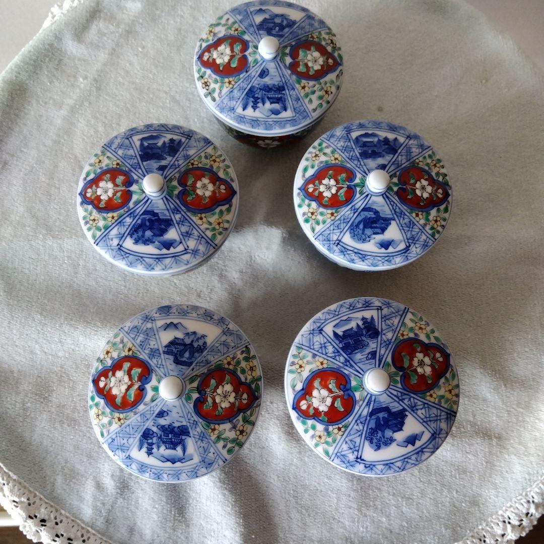 華山萬右衛門作　染錦草花間取山水蓋付湯呑揃