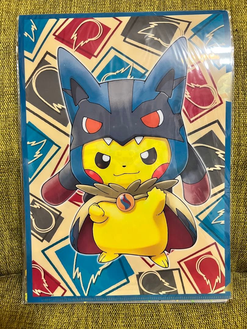 メガポンチョを着たピカチュウ　A4クリアファイルセット