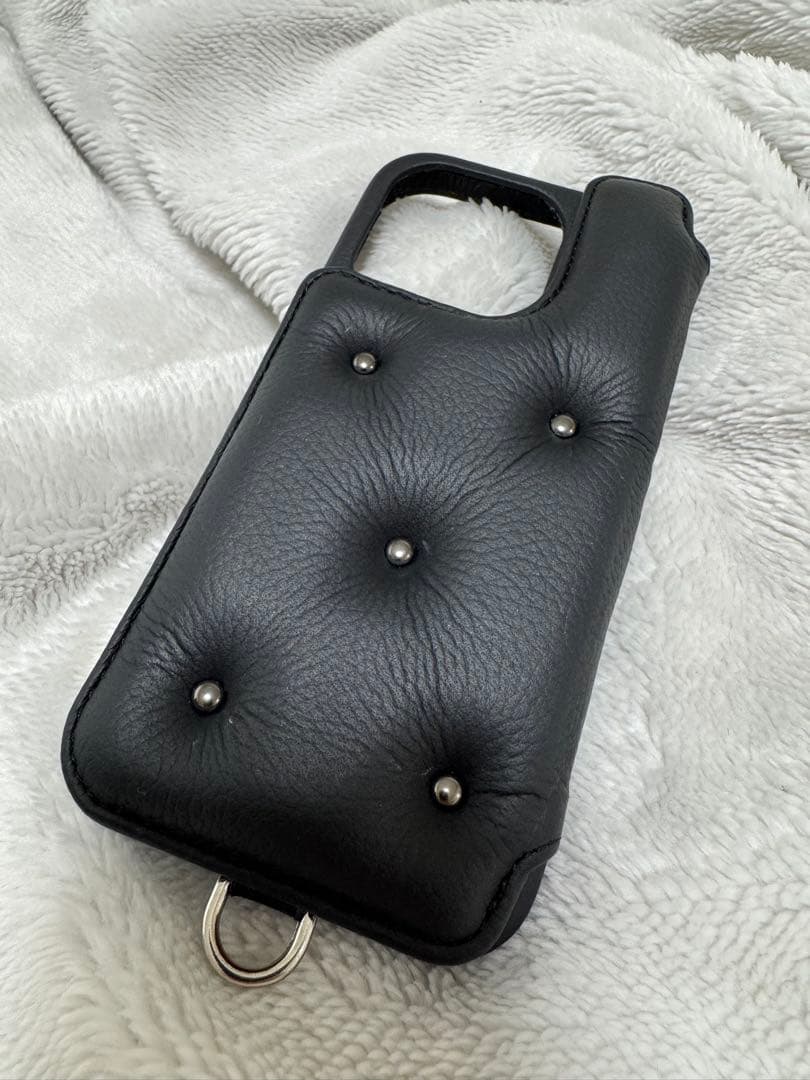 DEMIU ブラック レザー スタッズ iPhone15Proケース