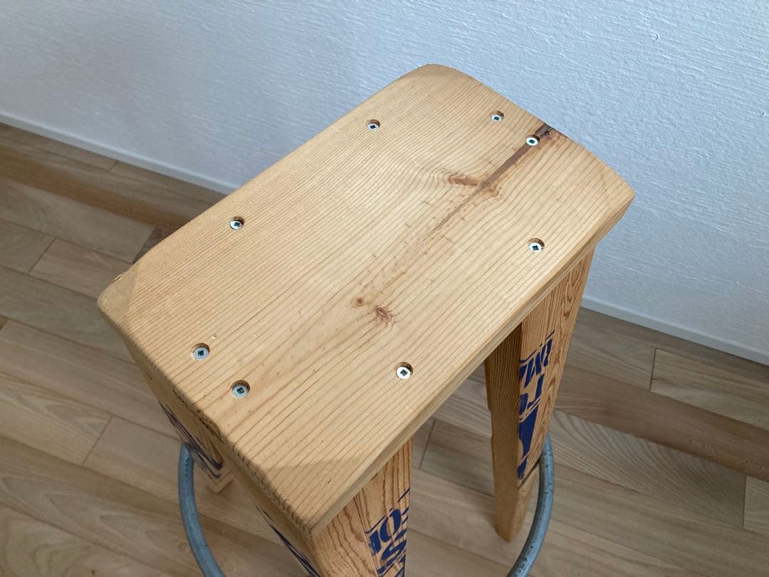 m&m custom performance furniture 角スツール大