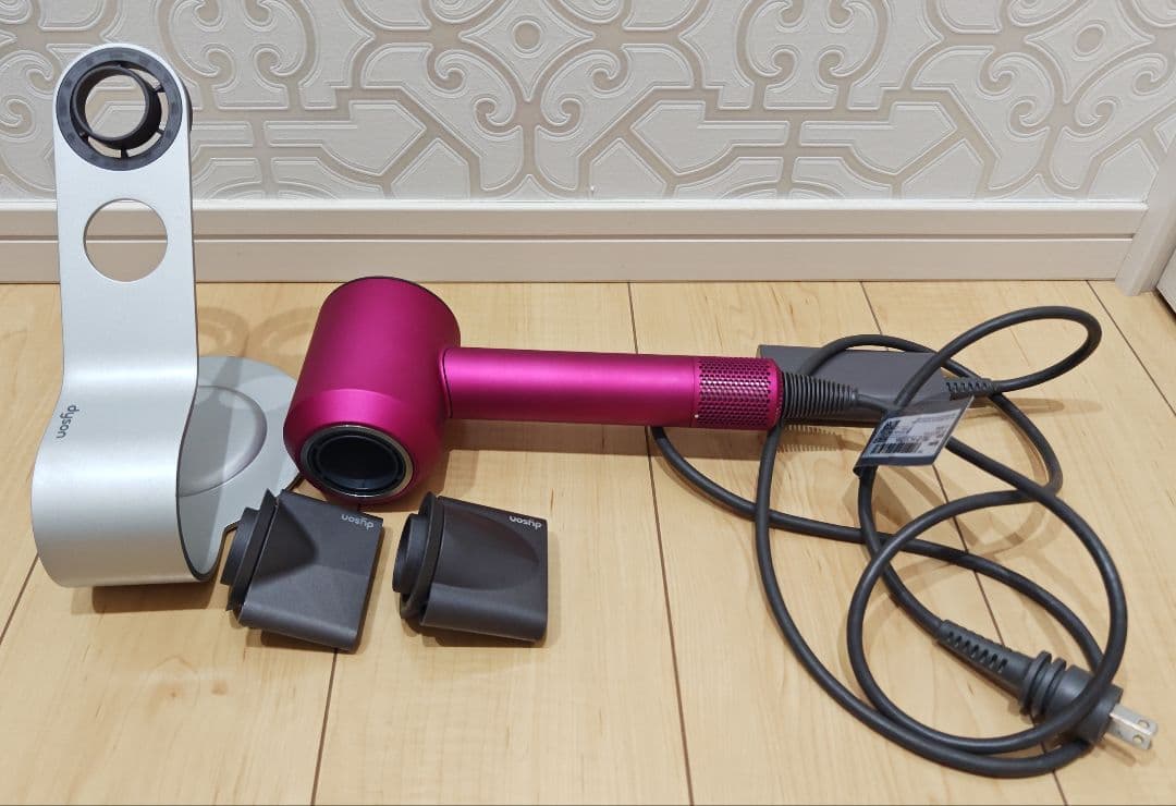 ダイソン ドライヤーDyson supersonic ionic HD03