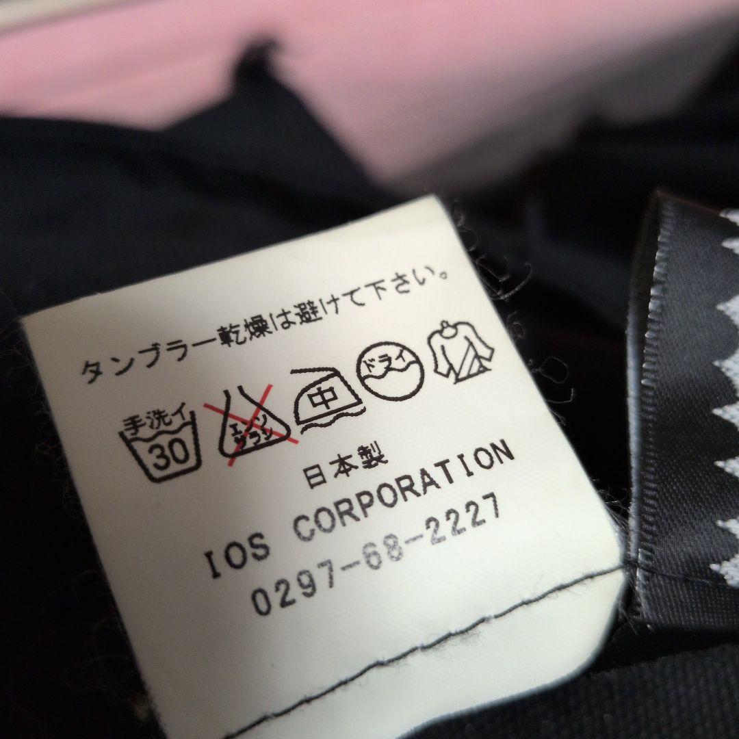 バックル付き黒ジャケット