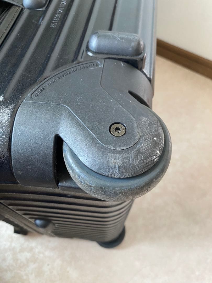 RIMOWA ブラック キャリーケース　63L