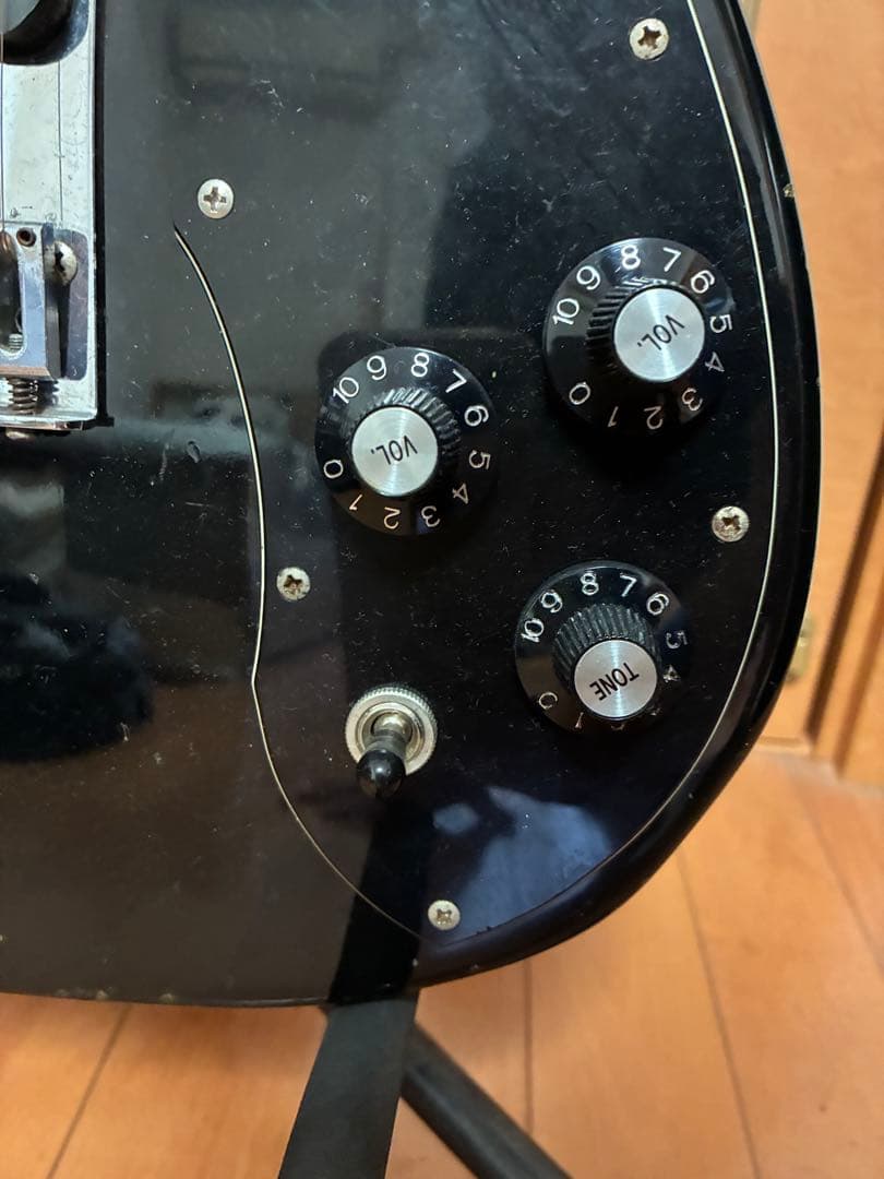 Fender Japan telecaster custom Eシリアル