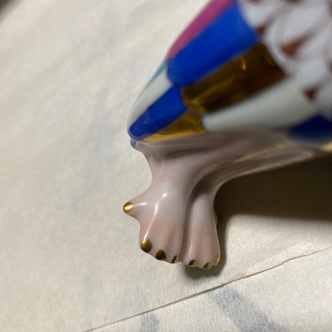 カラフルなフクロウの陶器置物