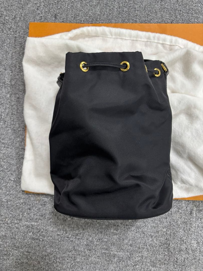 PRADA Re-Nylon バケットバッグ ブラック