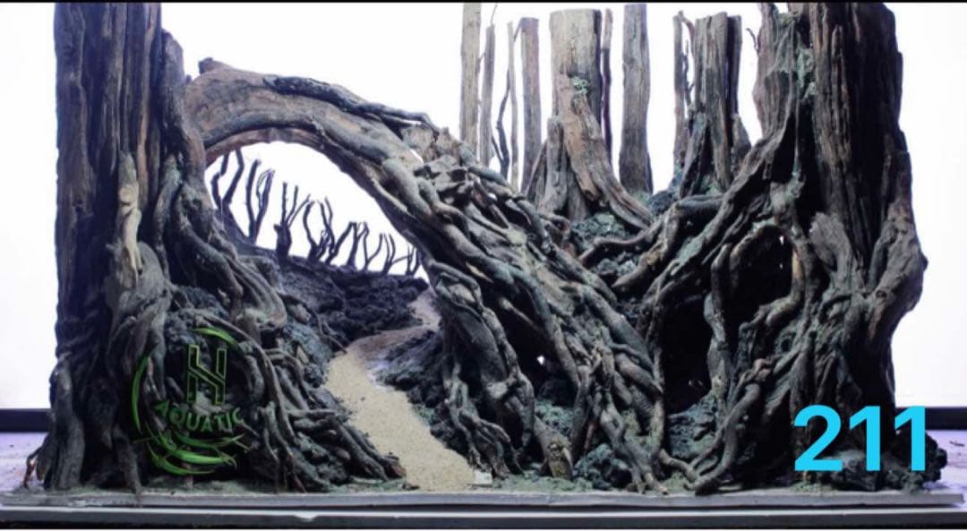 水槽用流木 自然なデザイン. 盆栽流木　の水槽、水草用の 流木。流木アクアリウム