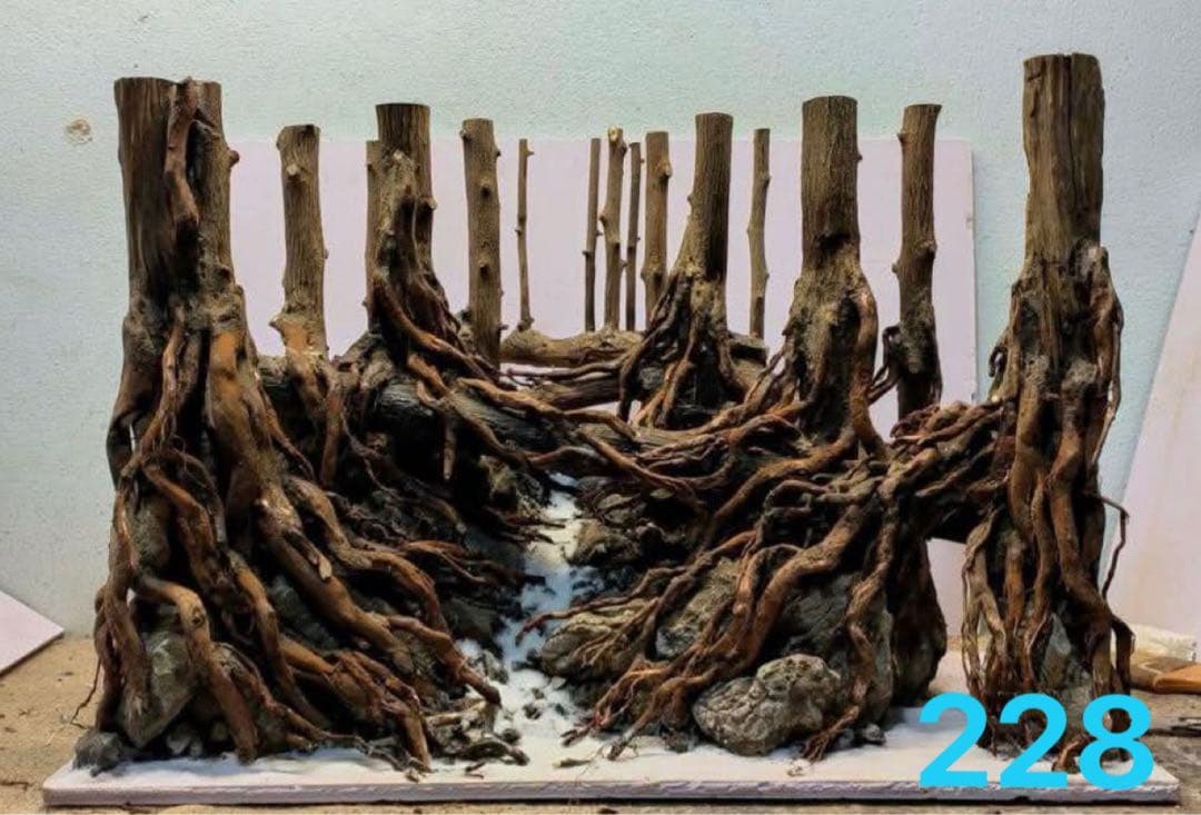 水槽用流木 自然なデザイン. 盆栽流木　の水槽、水草用の 流木。流木アクアリウム
