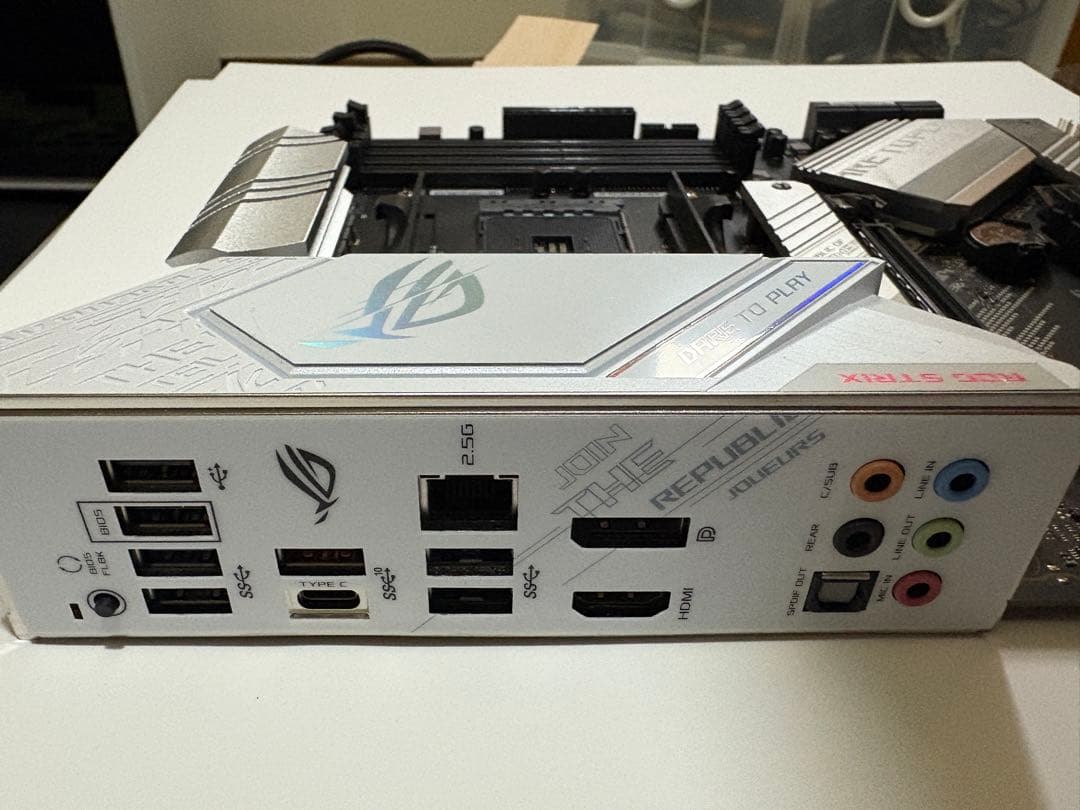 ROG STRIX B550-A GAMING マザーボード