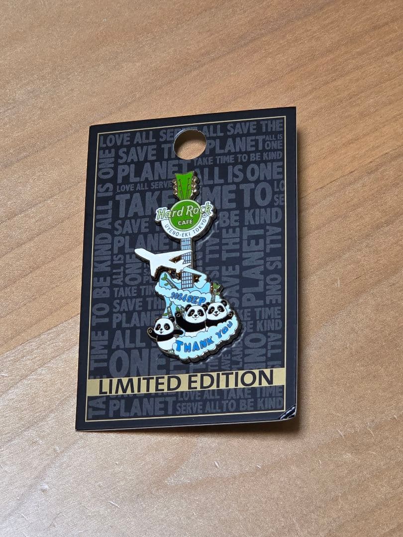 ハードロックカフェ 上野 パンダ ピンバッジ