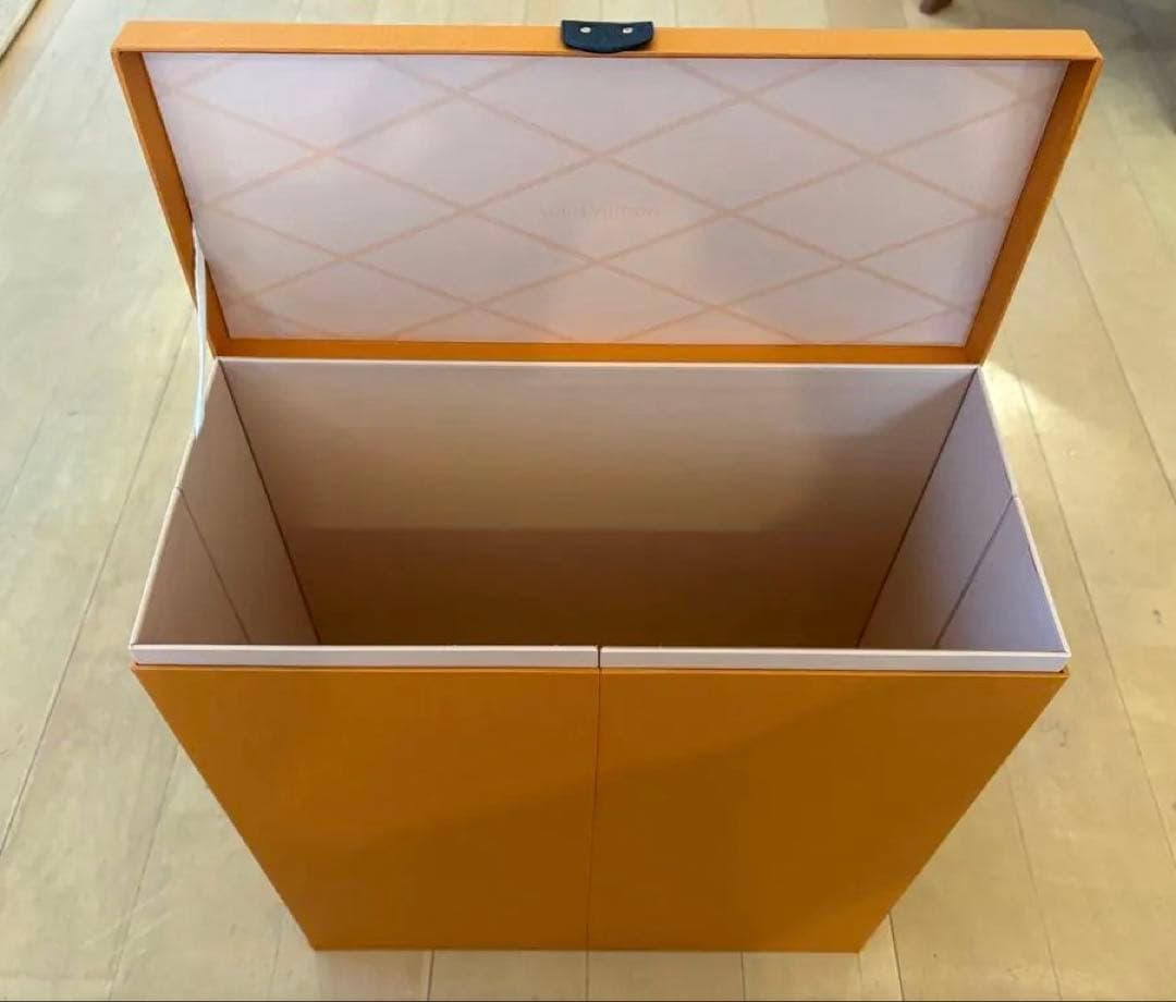 LOUIS VUITTON 箱　ギフトボックス