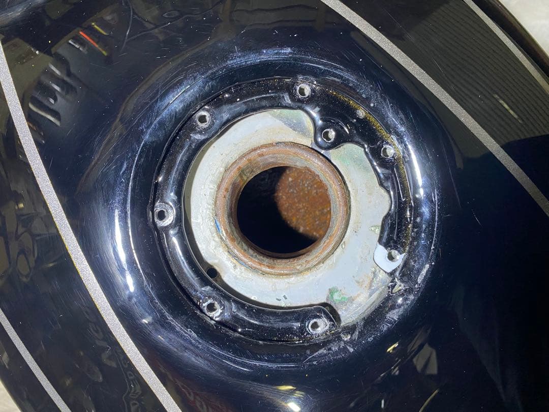 ゼファー400 タンク