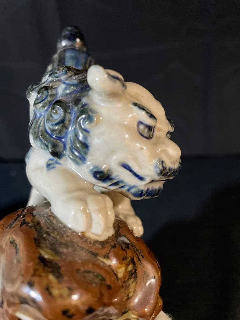 平戸焼 染付 獅子の子落とし 置物 / 陶器陶芸明治大学博物館特定コレクション