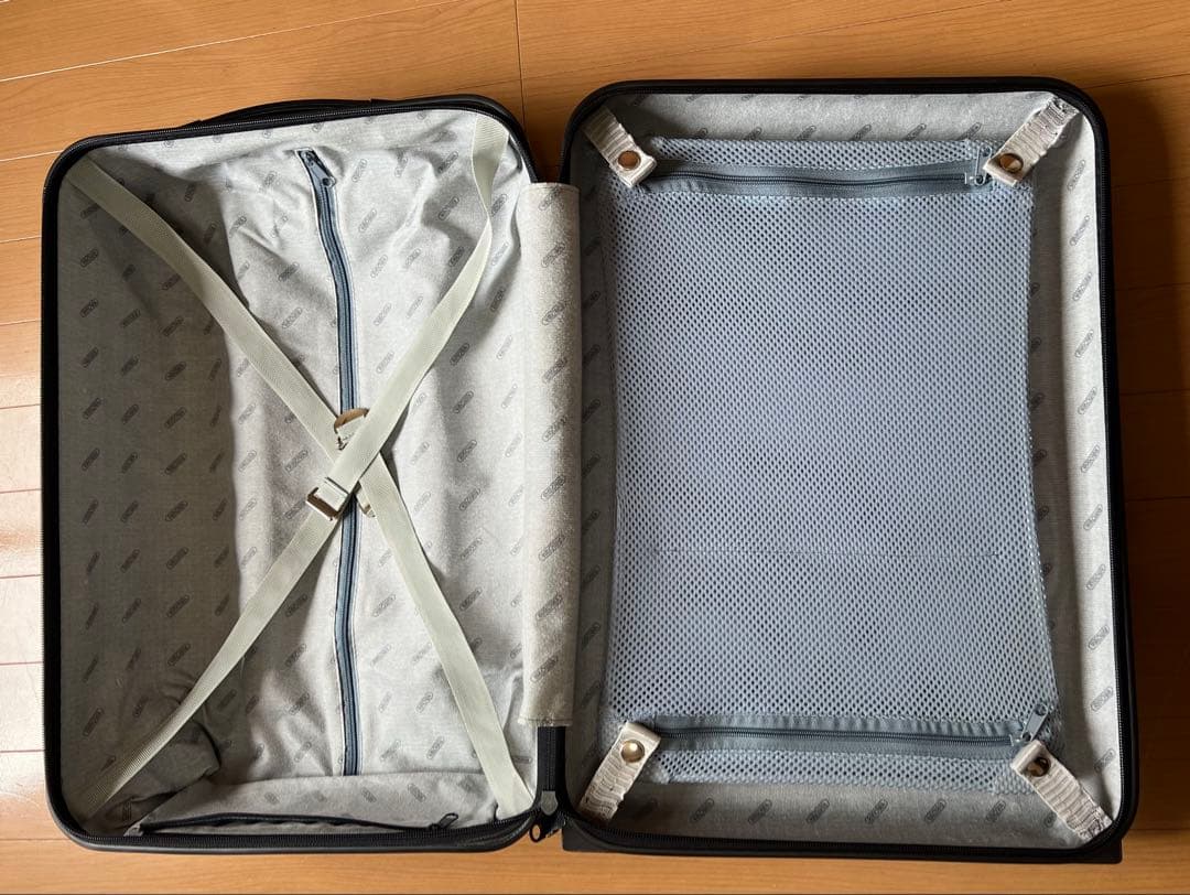 リモワ　サルサ　33L 機内持ち込み