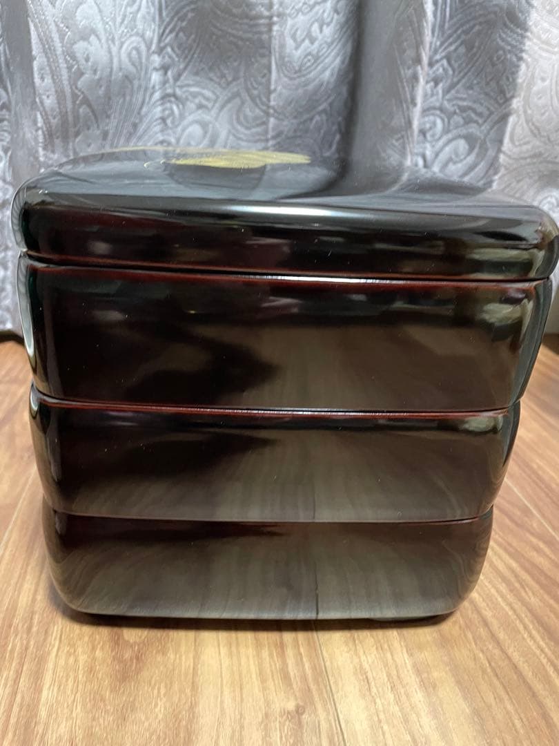 お重箱　　骨董　漆塗り