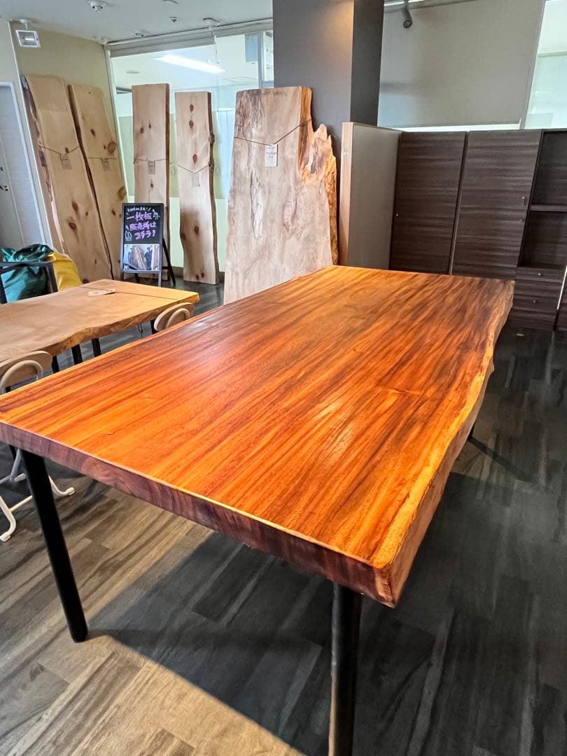 モンキーポッド一枚板　ダイニングテーブル