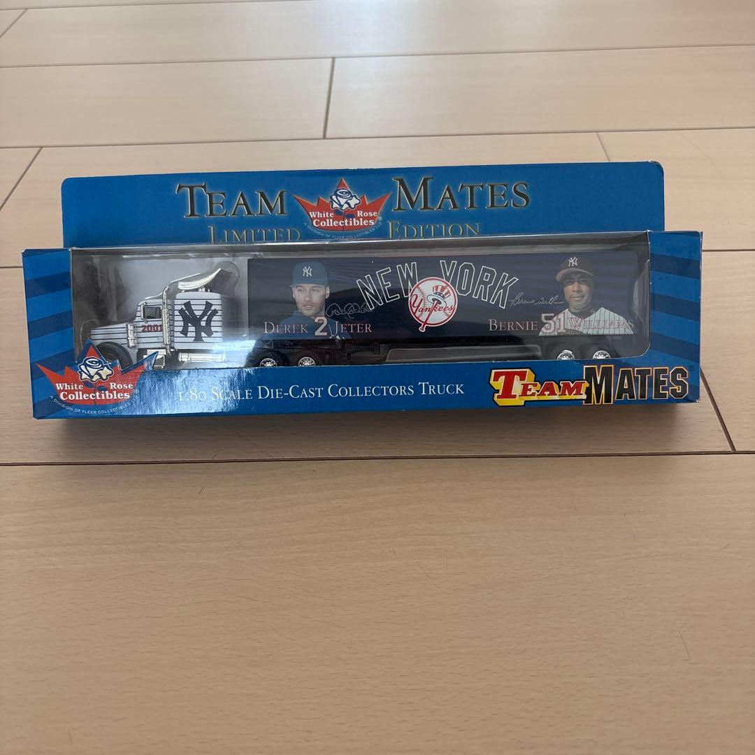 ニューヨーク・ヤンキース ミニカー トレーラー　トラック　メジャーリーグ