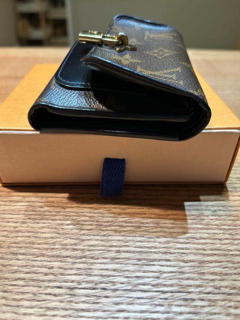 【1/3日まで】LOUIS VUITTON モノグラム 二つ折り財布