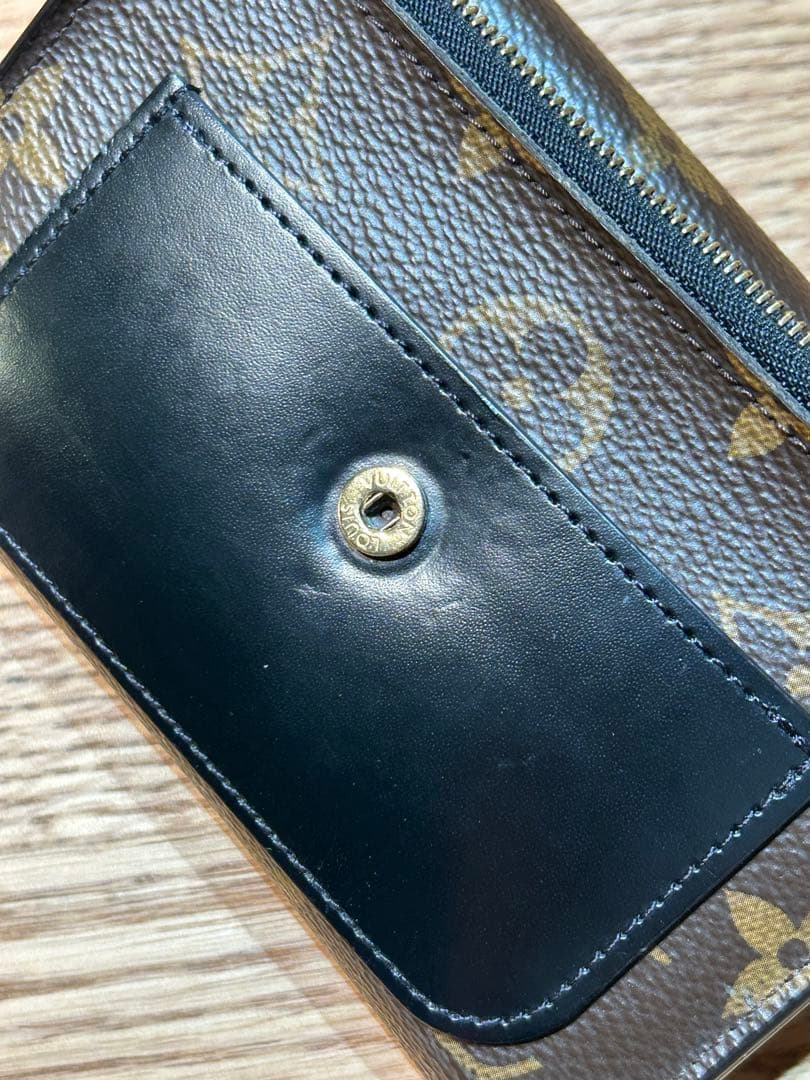 【1/3日まで】LOUIS VUITTON モノグラム 二つ折り財布