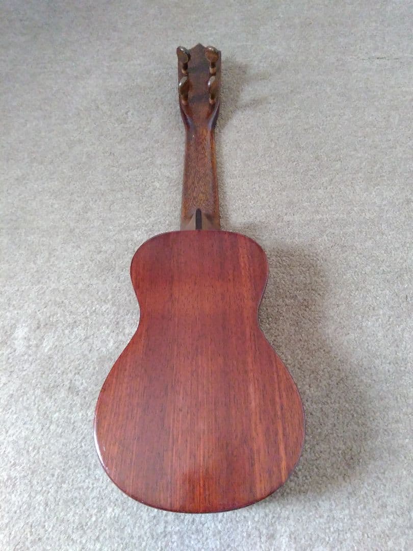 Tokyo Violin Indastrial Factory ソプラノウクレレ