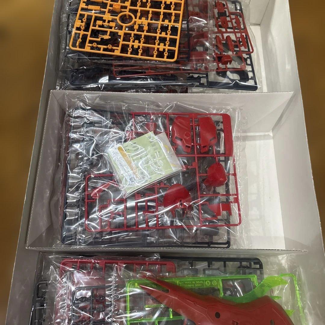 新品　BANDAI MSN-04 SAZABI ガンプラ 未組立